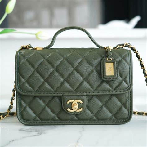 chanel 邮差 包|Chanel bag price.